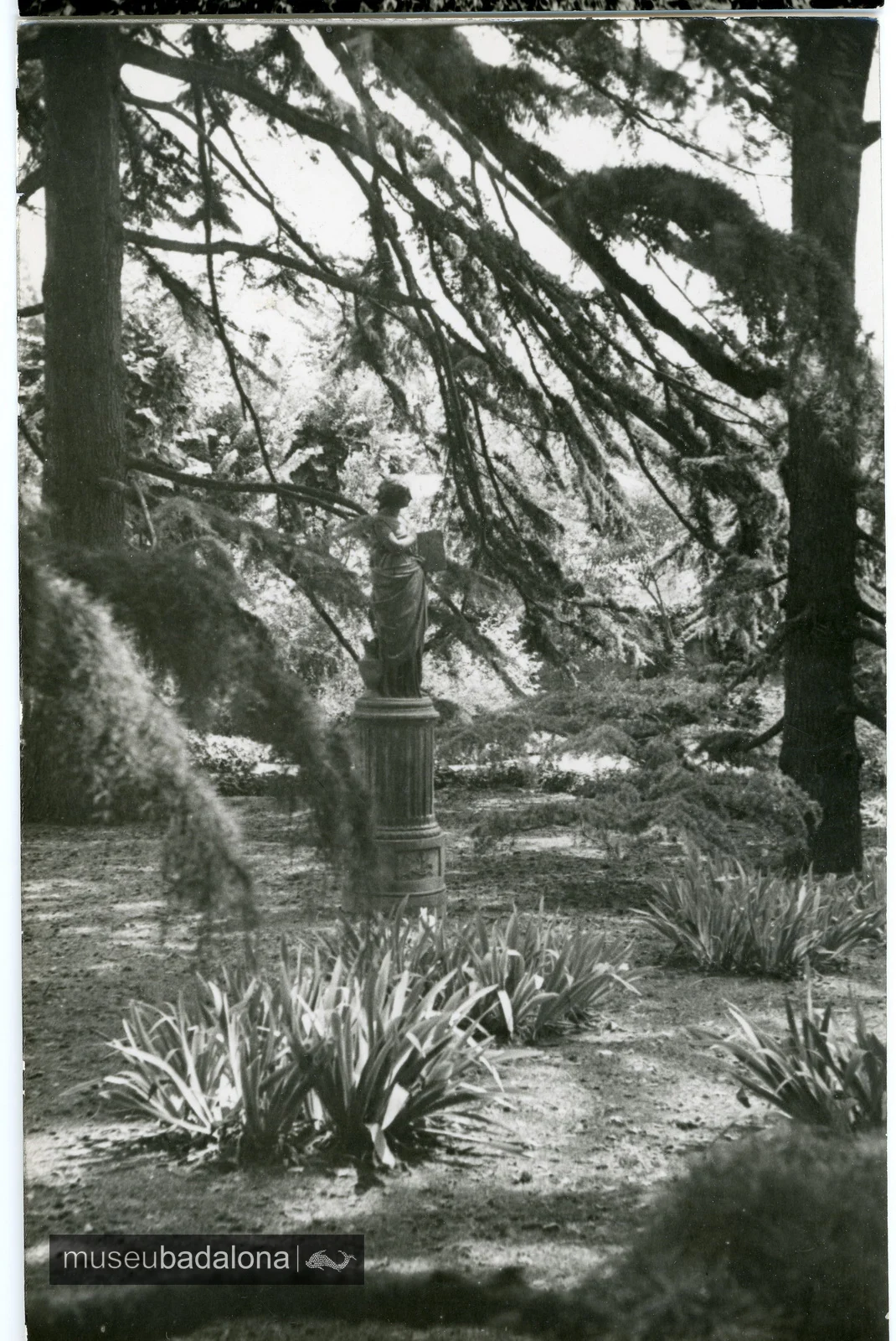 Una escultura al jardí, 1952