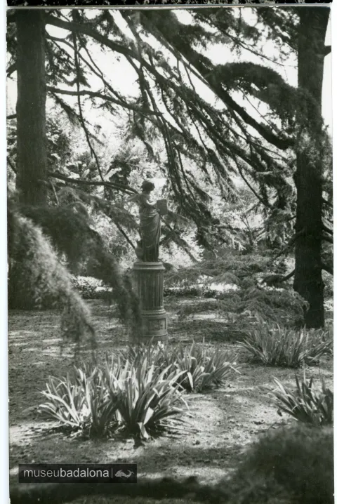 Una escultura al jardí, 1952